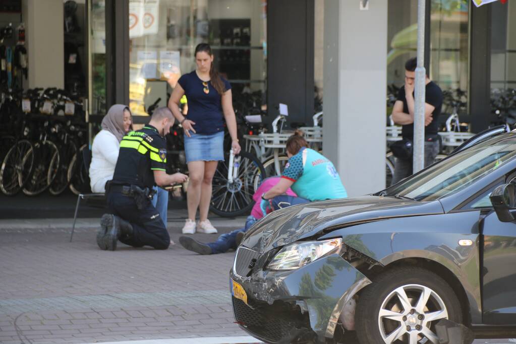 Flinke schade en gewonde na kop-staart botsing