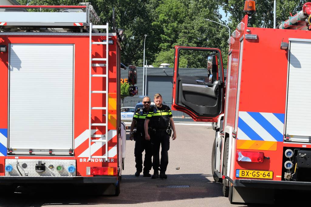 Tankwagen lekt gasolie op industrieterrein