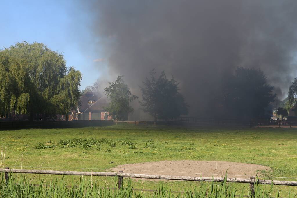Uitslaande brand in leegstaande stal