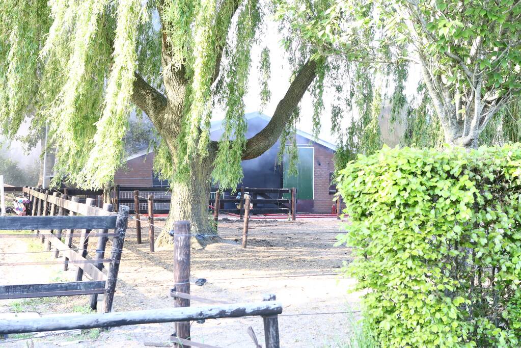 Uitslaande brand in leegstaande stal