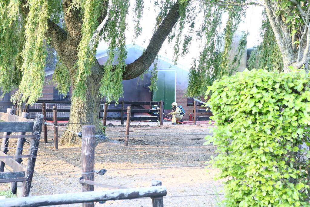 Uitslaande brand in leegstaande stal