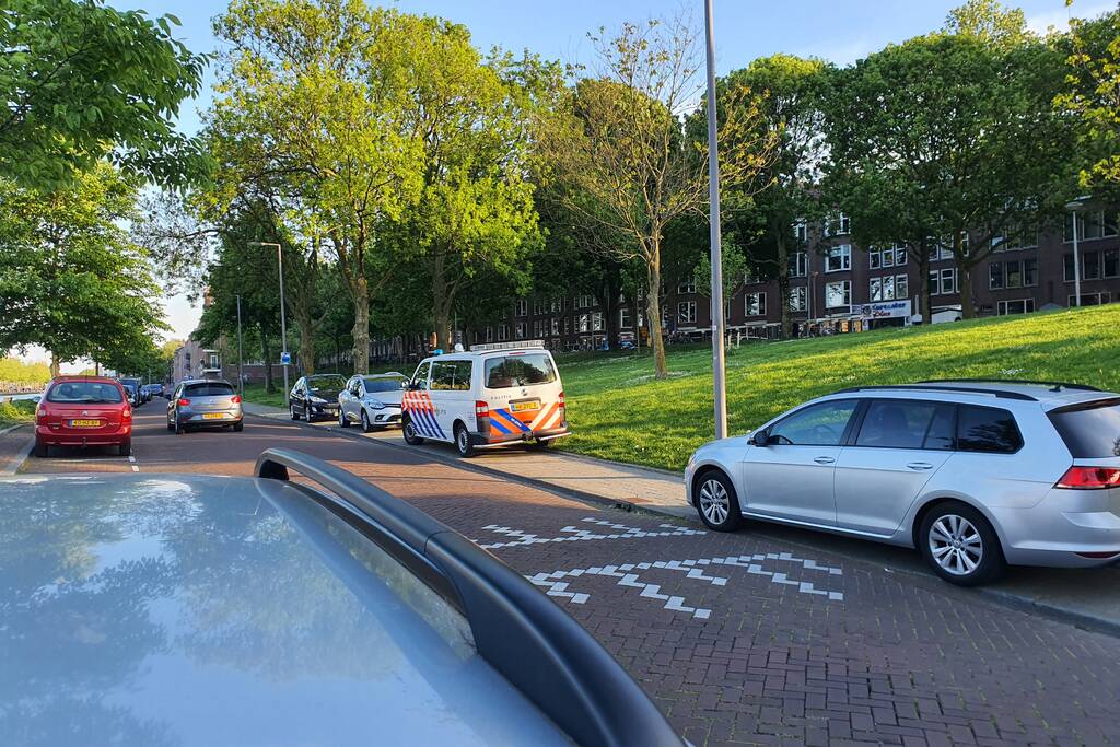 Magneetvisser haalt explosief uit water