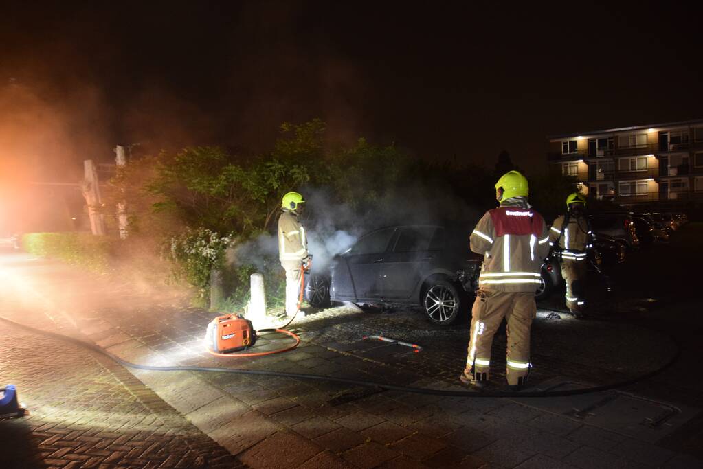 Auto verwoest door brand