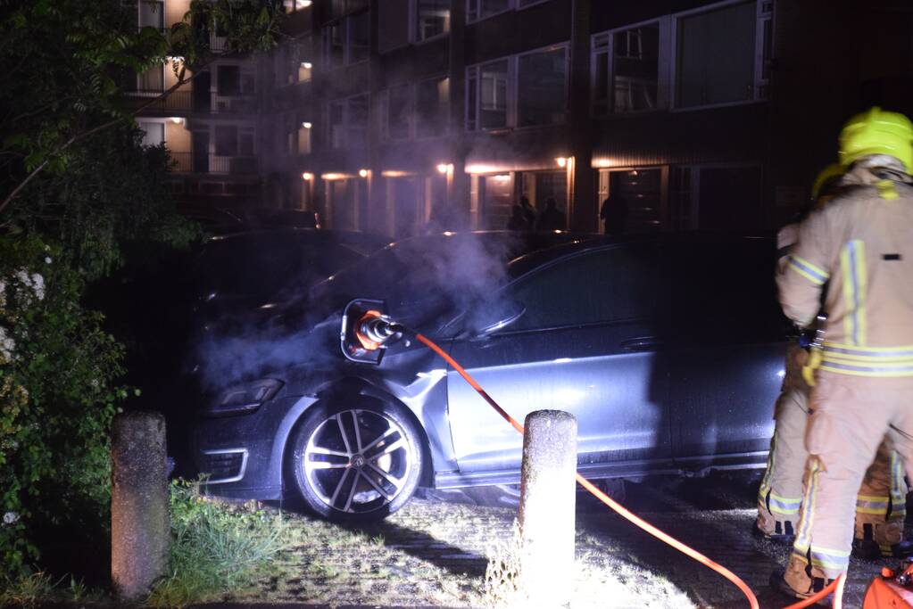 Auto verwoest door brand