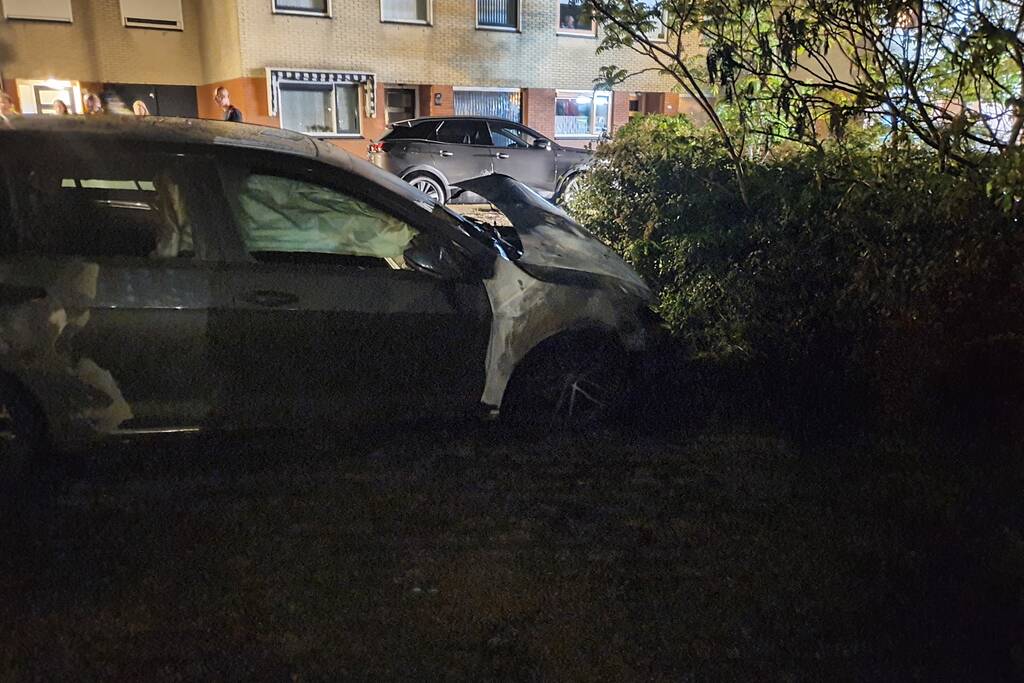 Auto verwoest door brand