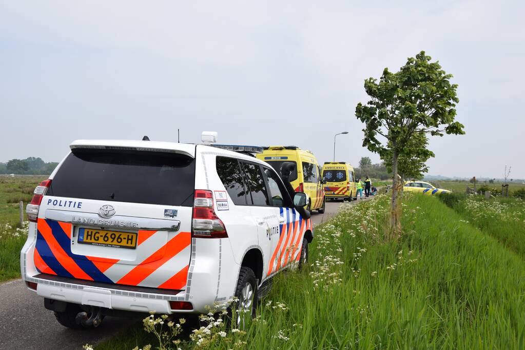 Fietser gewond na crash tegen wegmarkering