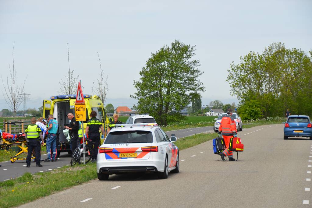 Racefietsers gewond bij aanrijding