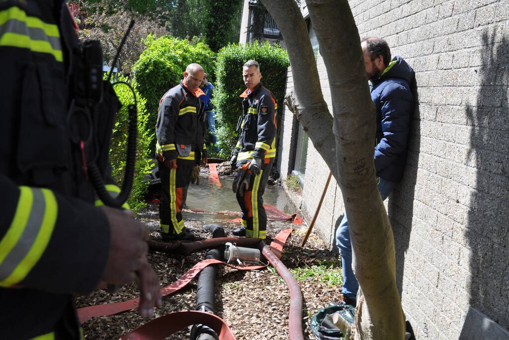 Straten blank na gesprongen waterleiding