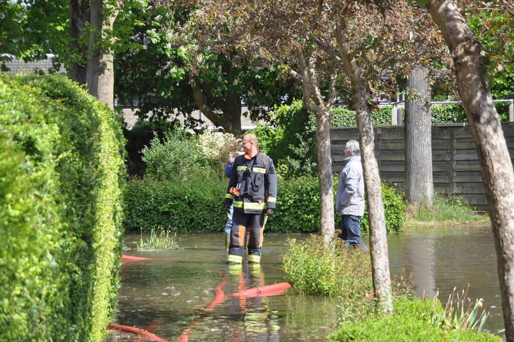 Straten blank na gesprongen waterleiding