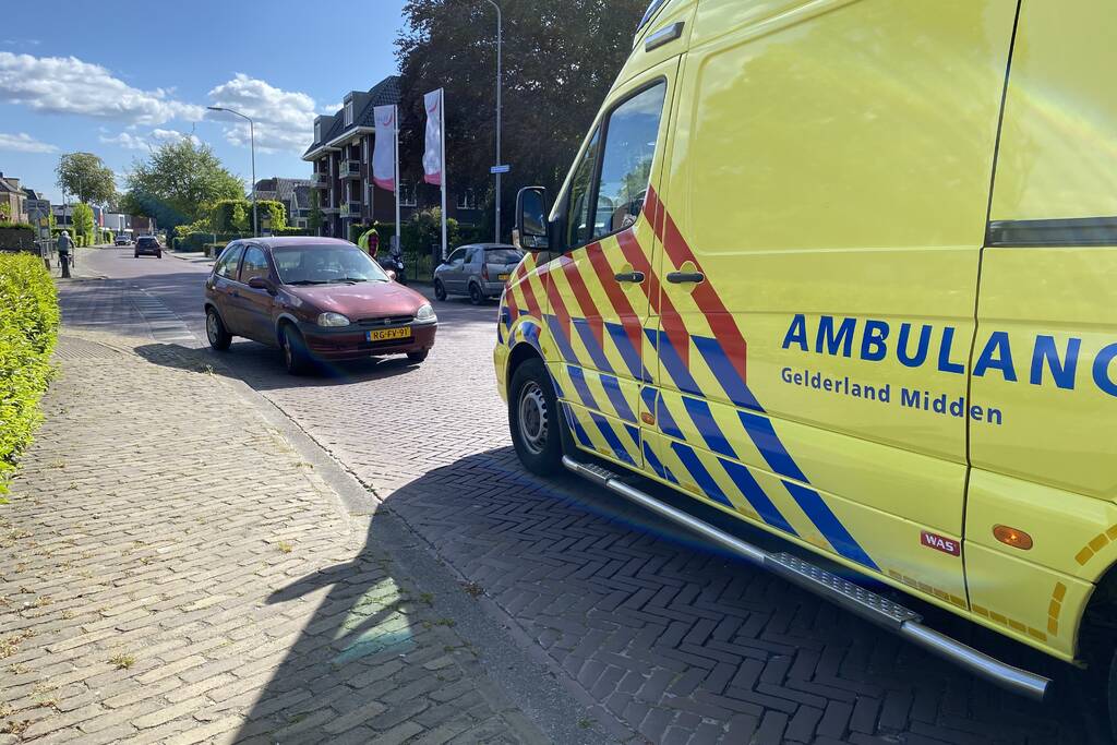 Fietser raakt gewond bij aanrijding met auto