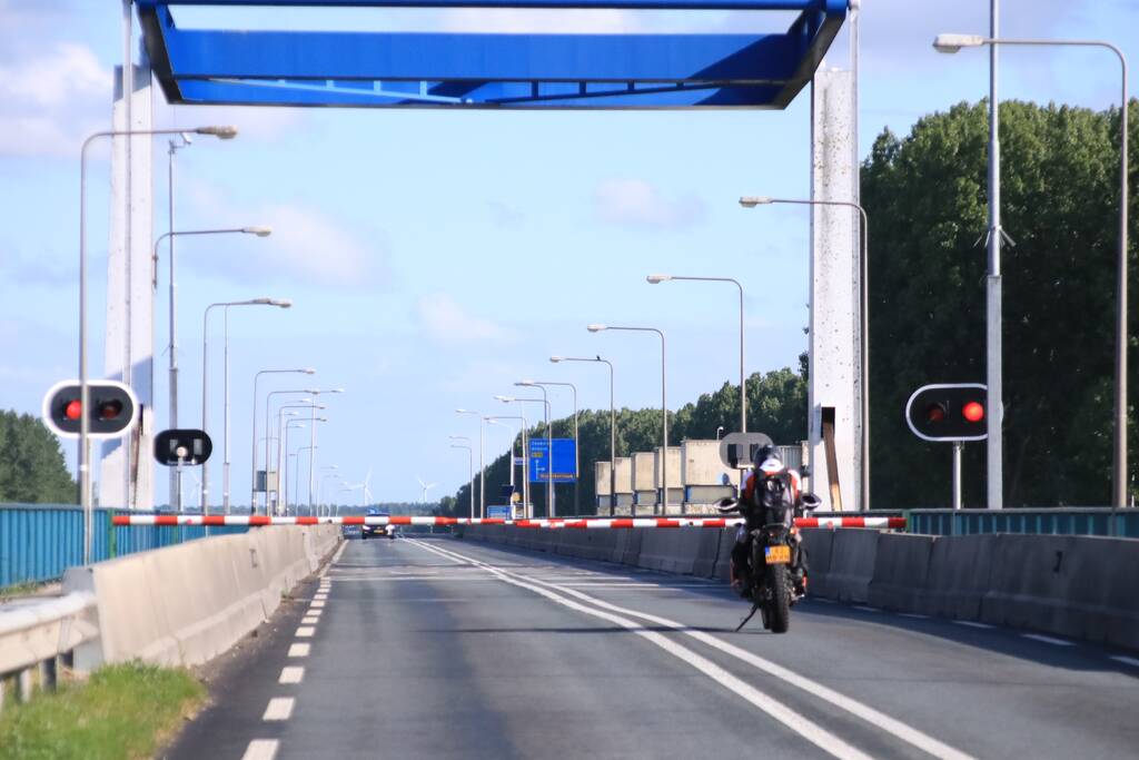 Ernstige verkeershinder door storing brug Nijkerkersluis
