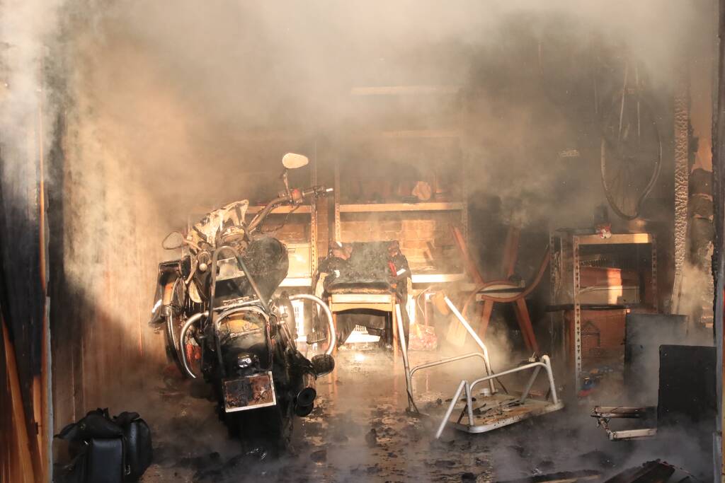 Flinke brand in garagebox