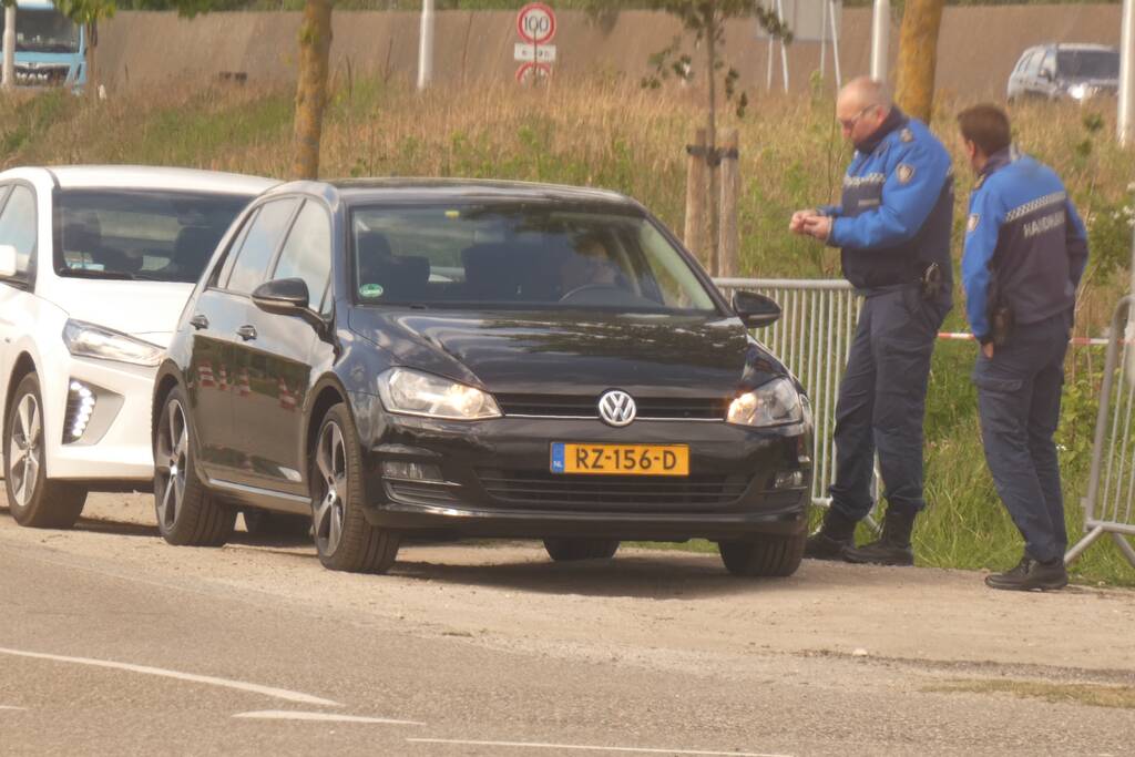 Verkeersregelaar ontsnapt aan aanrijding