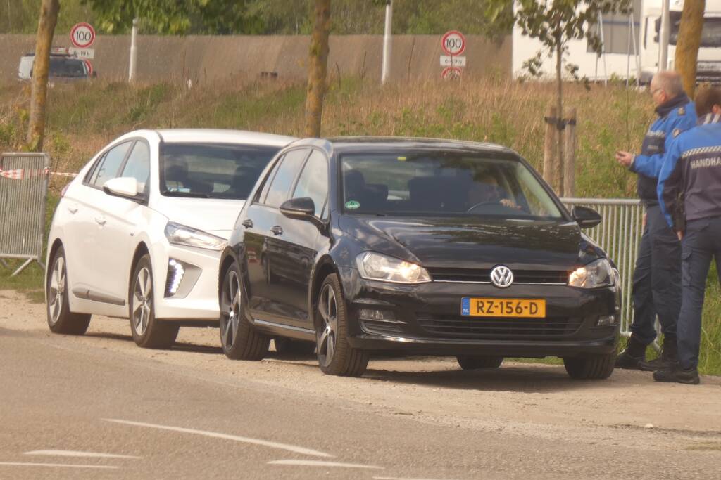 Verkeersregelaar ontsnapt aan aanrijding