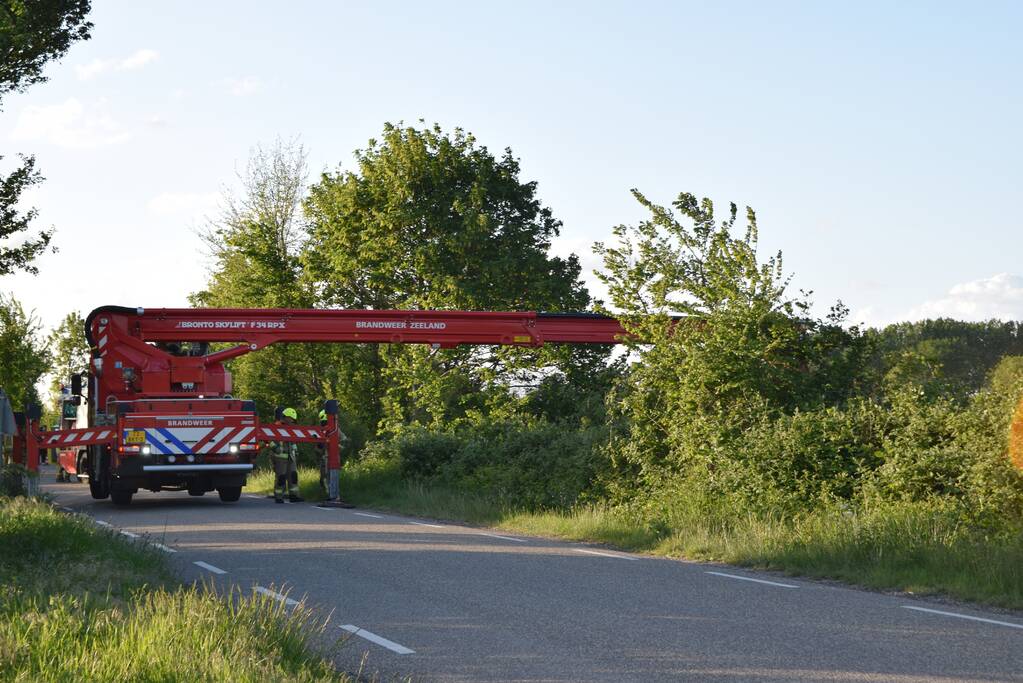 Gewonde bij auto te water