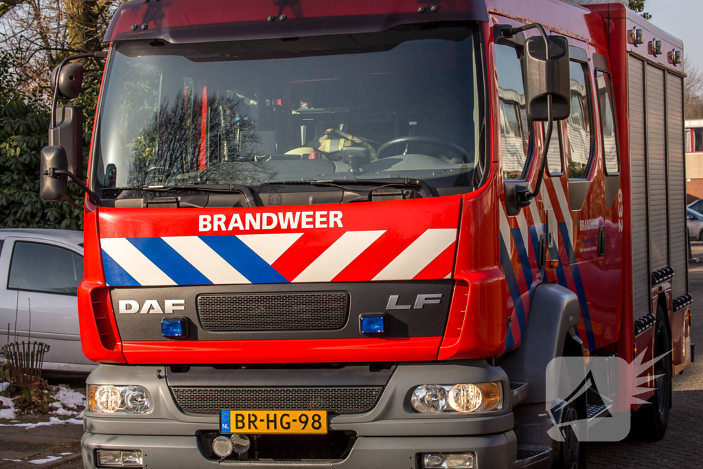 Camper gaat in vlammen op