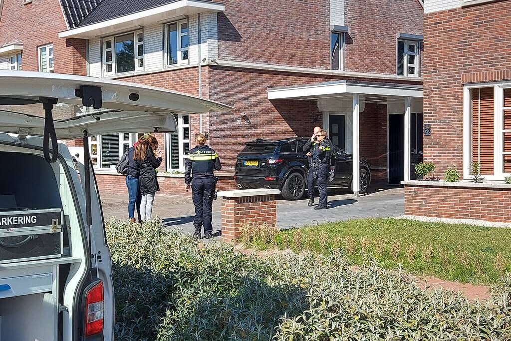 Onderzoek bij woning in Schepenwijk Oost
