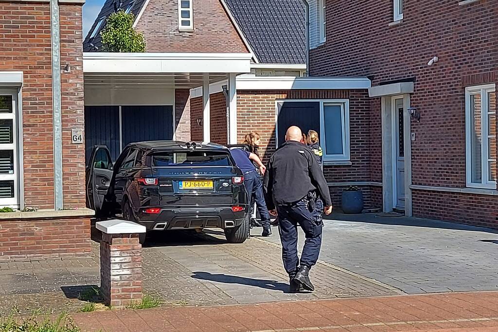 Onderzoek bij woning in Schepenwijk Oost