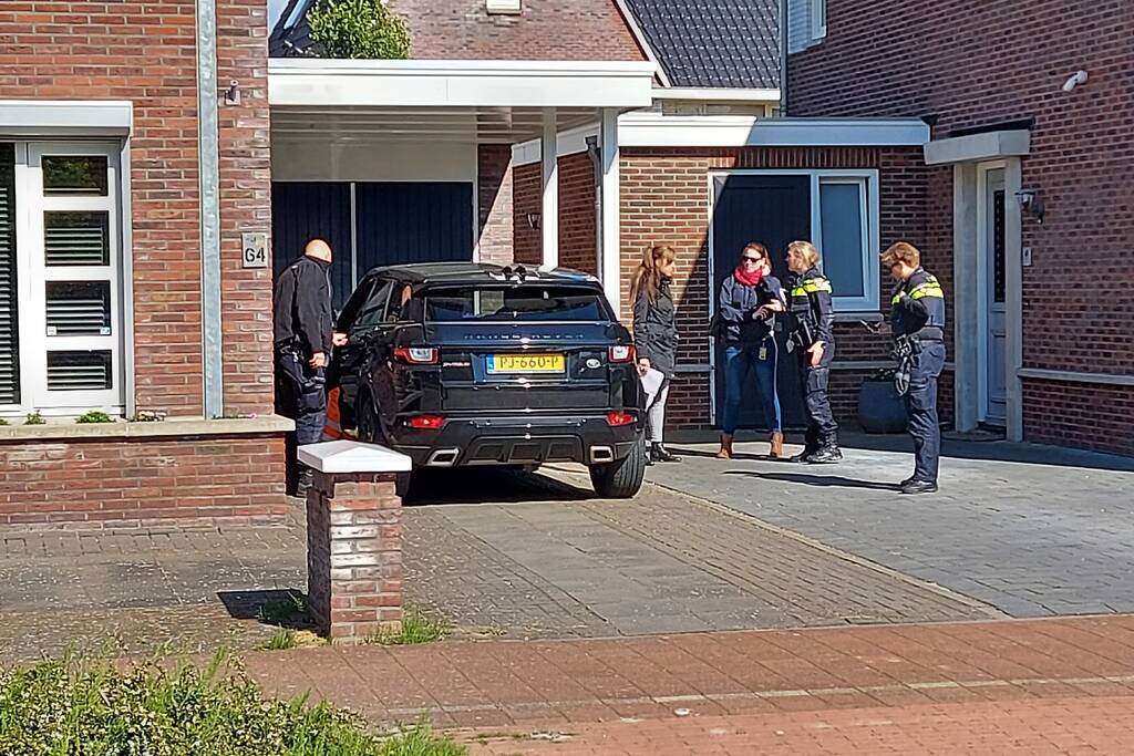 Onderzoek bij woning in Schepenwijk Oost