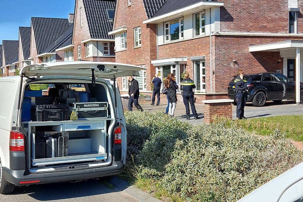 Onderzoek bij woning in Schepenwijk Oost