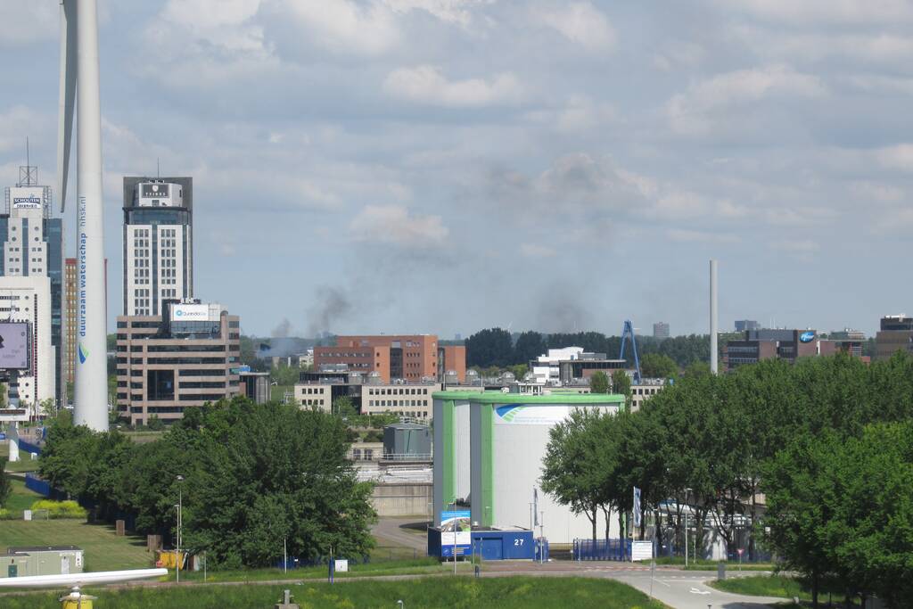 Auto uitgebrand bij verkeersongeval