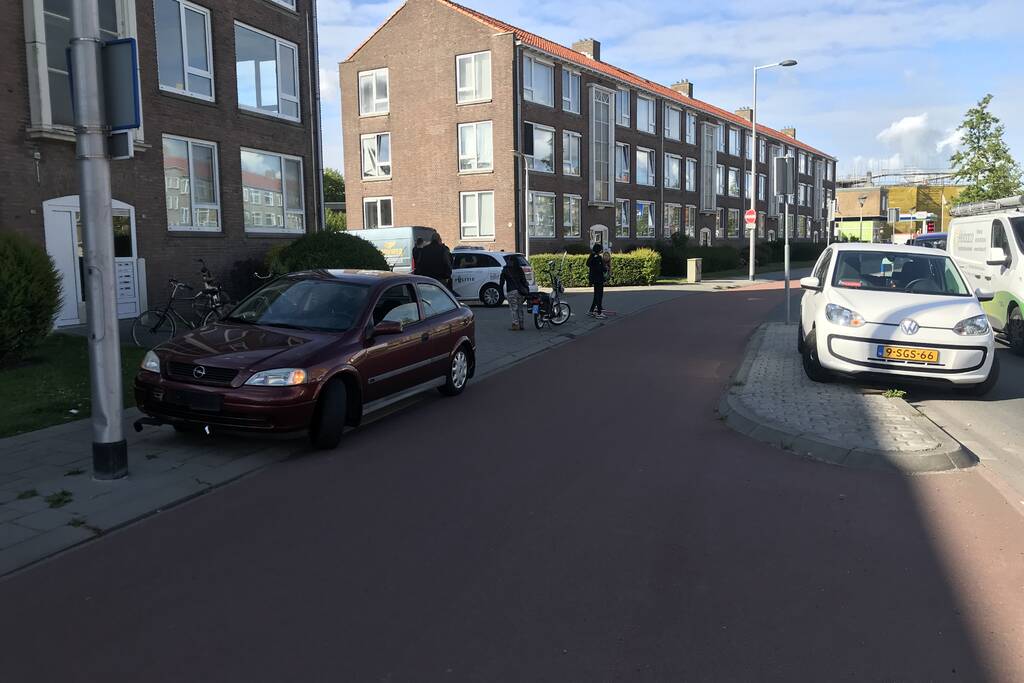 Snorfietser gewond bij aanrijding met auto