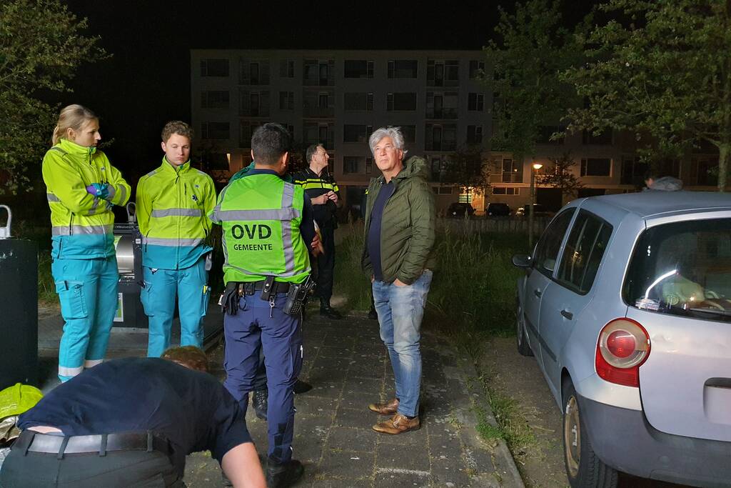 Brandweer redt vier personen van balkon bij brand in flat