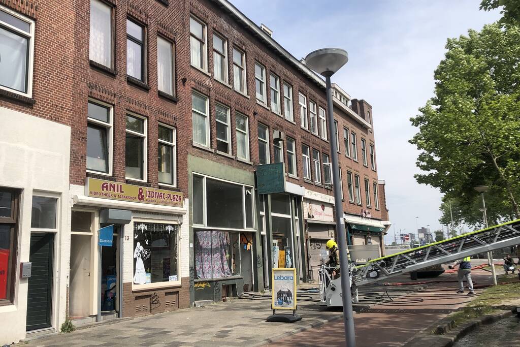 Brand in schuur overgeslagen naar woningen