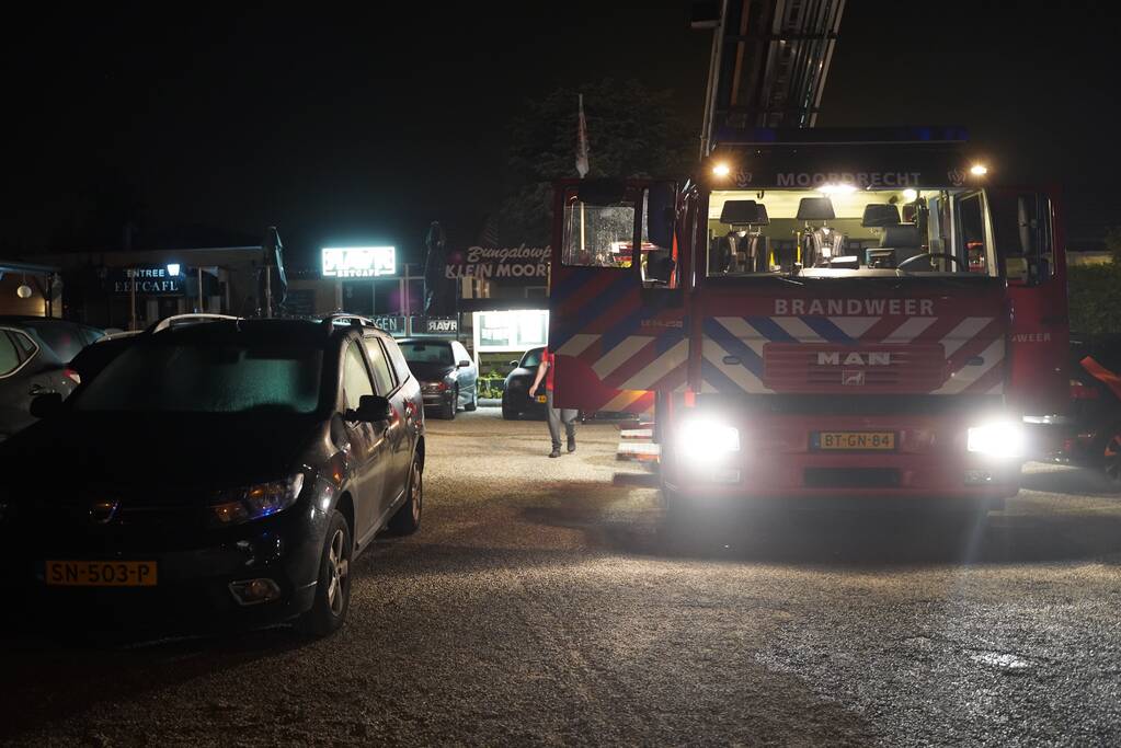 Hond overleden na brand in houten chalet