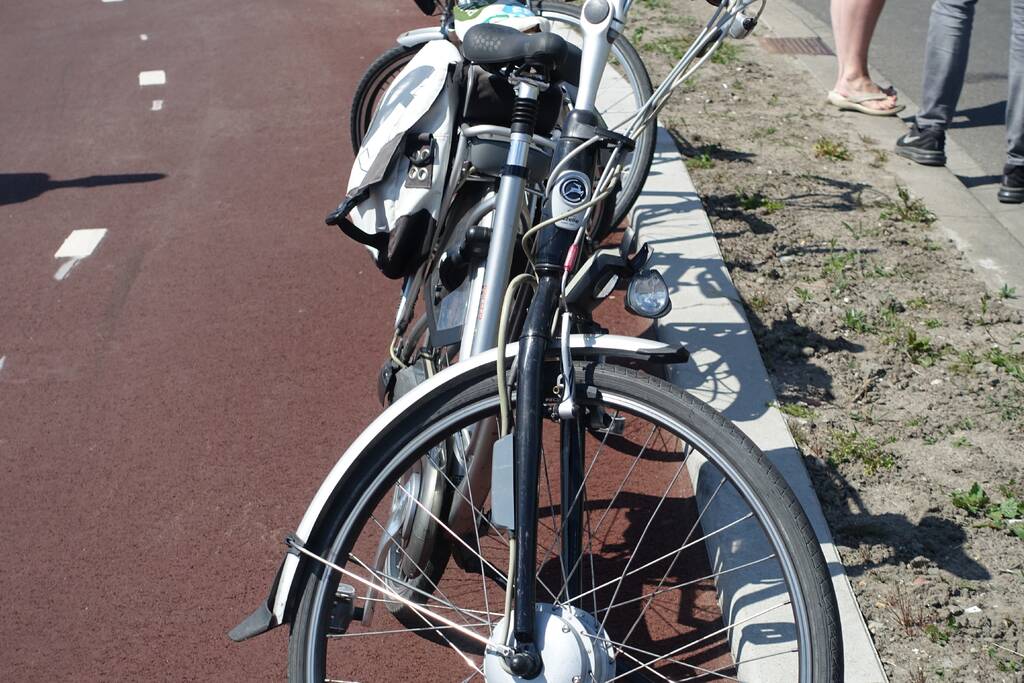 Fietsster ernstig gewond na aanrijding met auto