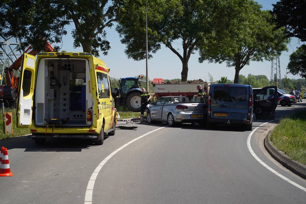 Meerdere gewonden na frontale aanrijding