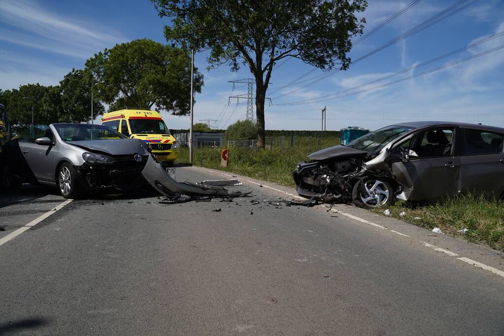 Meerdere gewonden na frontale aanrijding