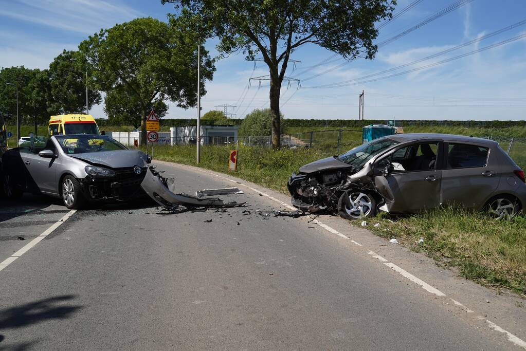 Meerdere gewonden na frontale aanrijding