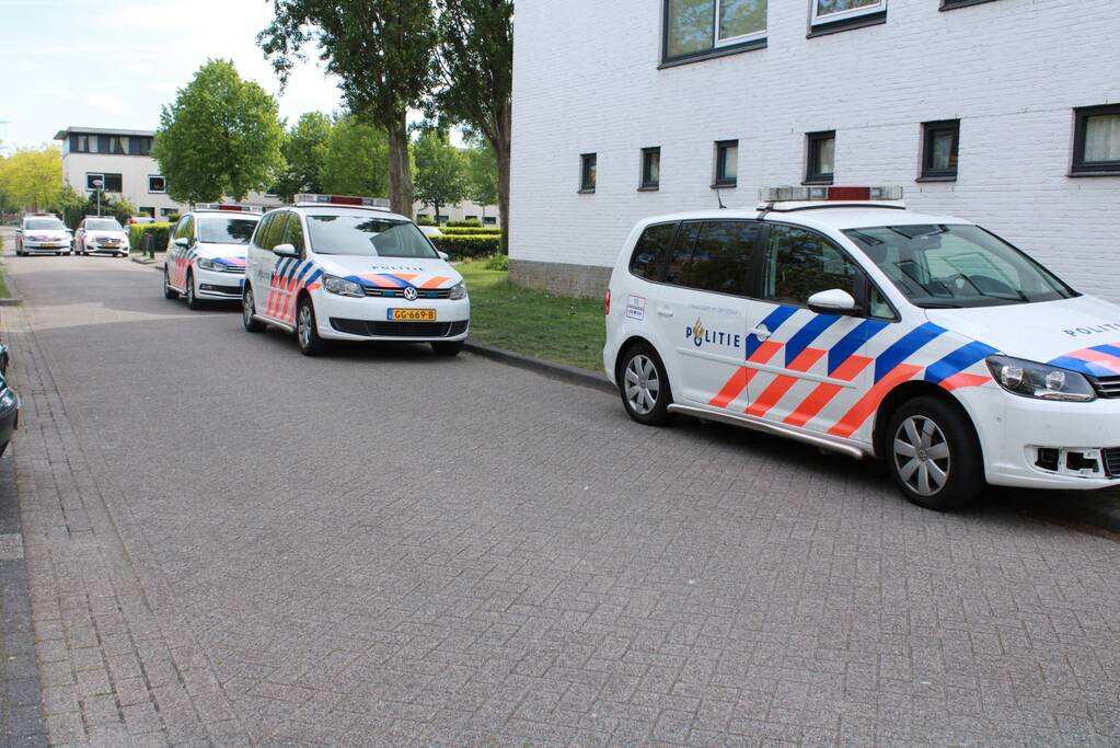 Zwaargewonde bij steekpartij in woning