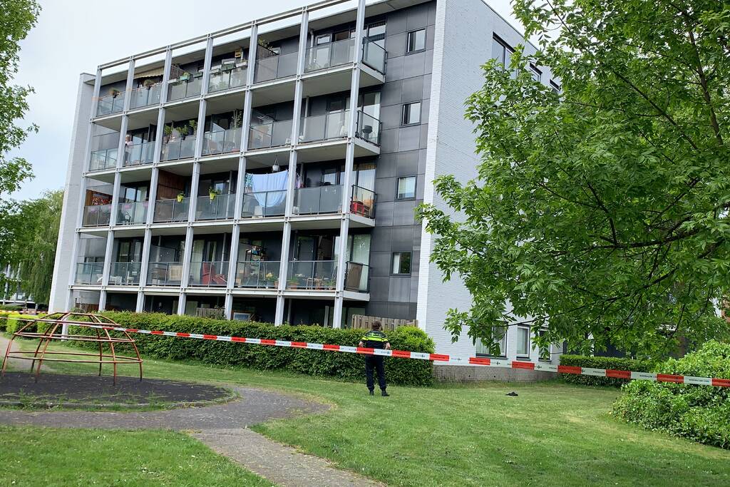 Zwaargewonde bij steekpartij in woning