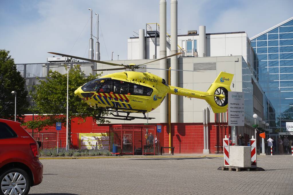 Traumahelikopter brengt patiënt van Duitsland terug naar Nederland
