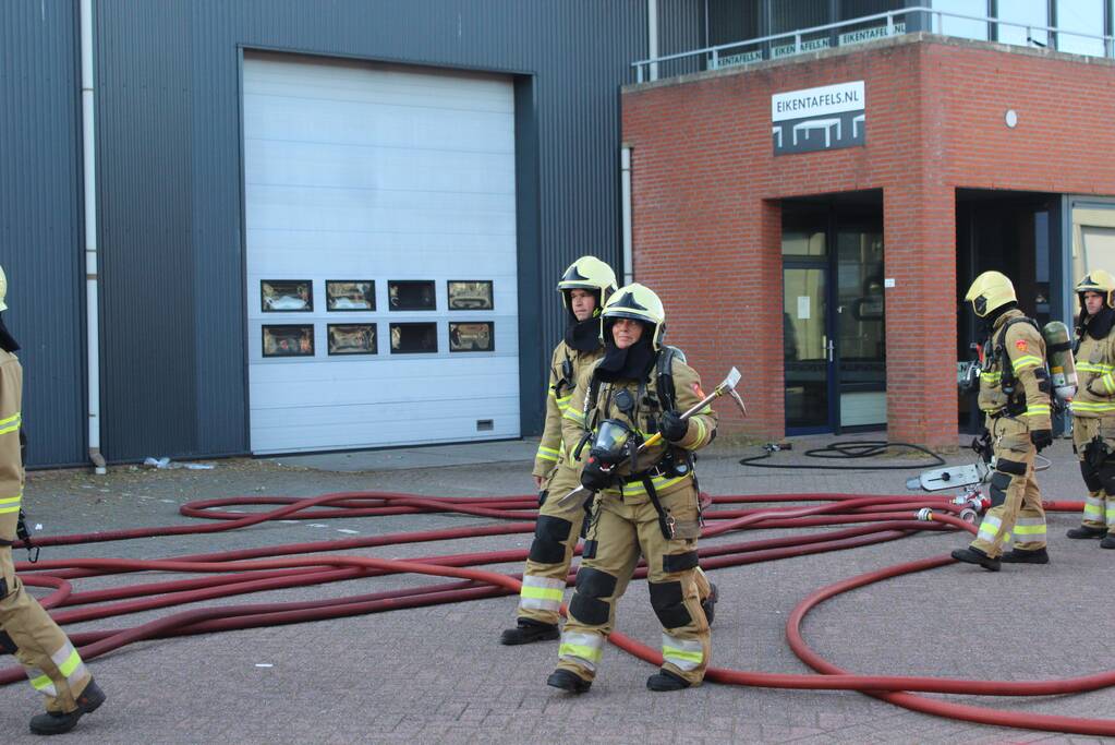 Pand staat vol met rook