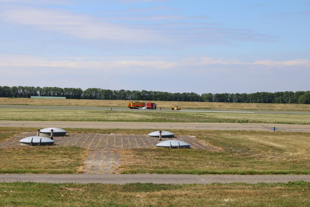 Vliegtuig maakt noodlanding; Lelystad Airport dicht