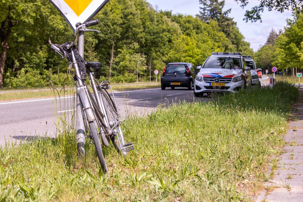 Fietsster ernstig gewond na aanrijding met vrachtwagen