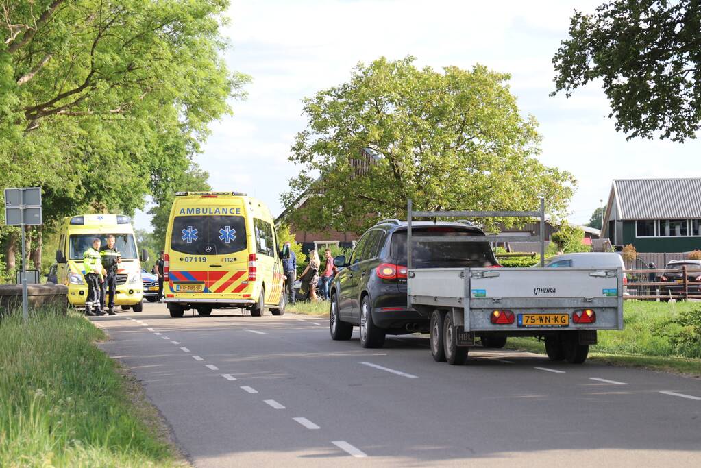 Overstekende jongeman aangereden en gewond
