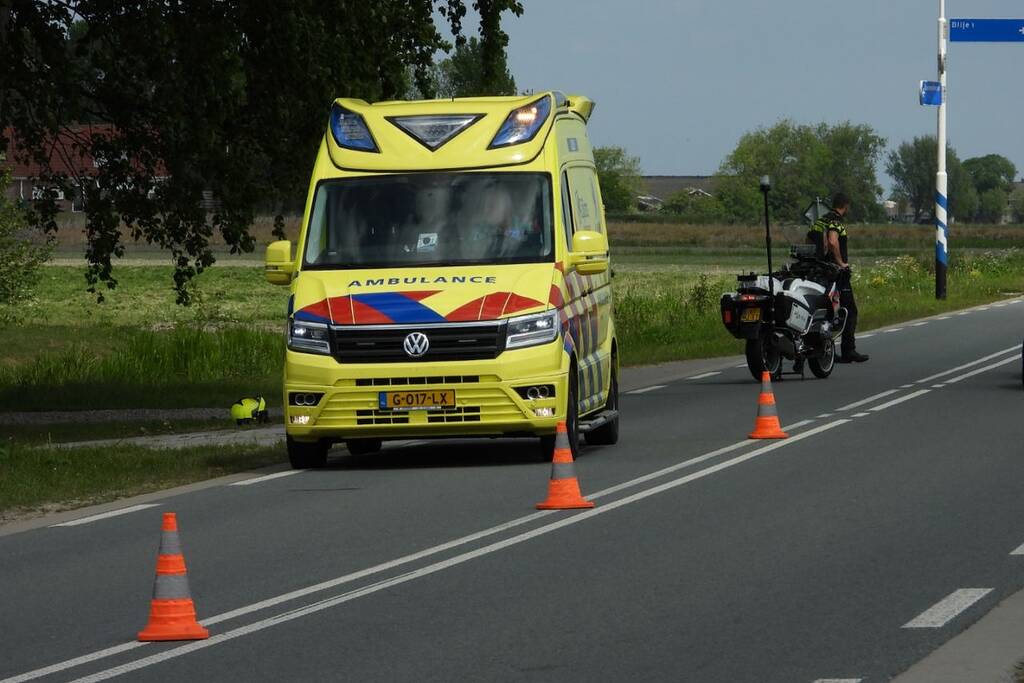 Personenauto belandt in sloot