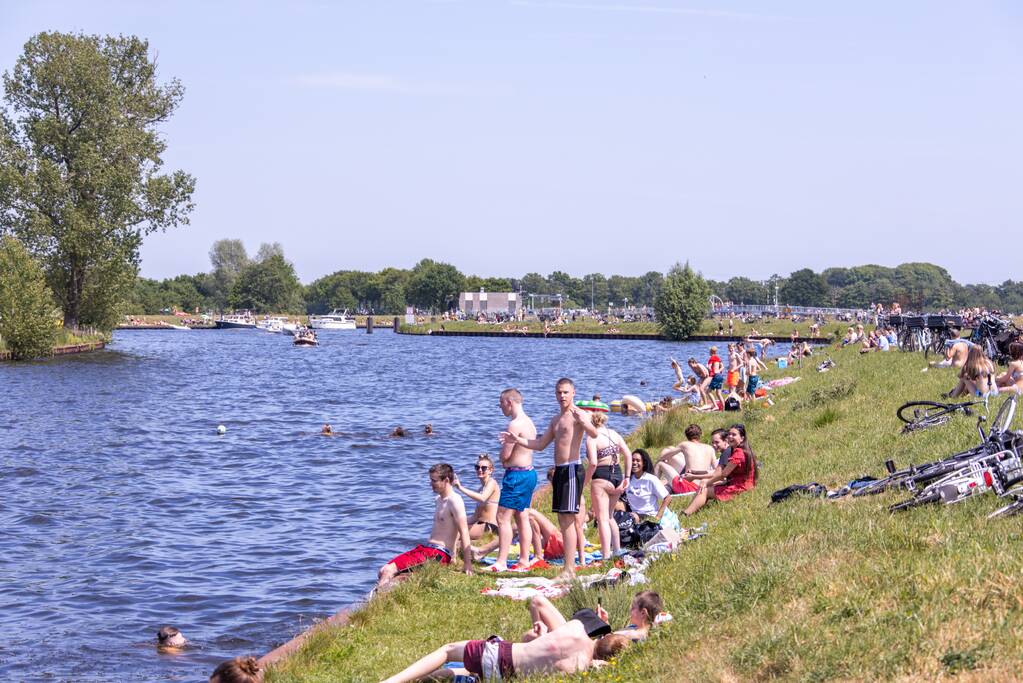 Massale vechtpartij bij drukte langs de Eem