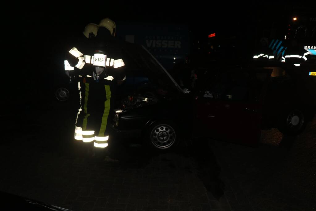 Brand ontstaan in auto