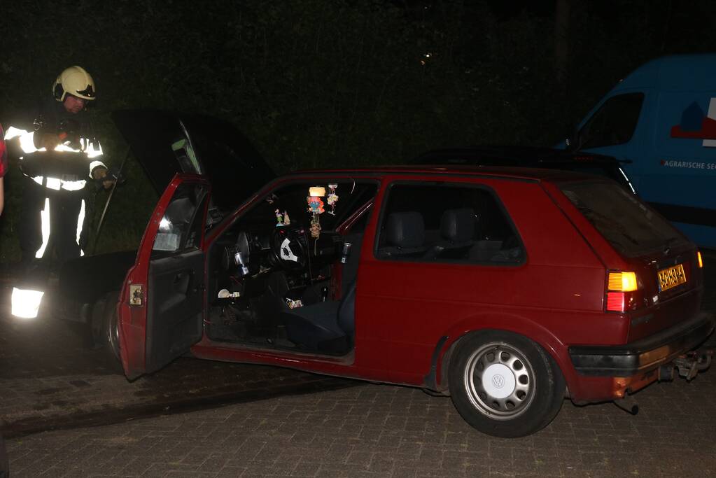 Brand ontstaan in auto