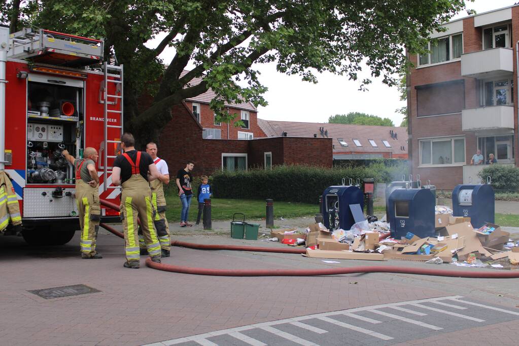 Brand in ondergrondse vuilcontainer