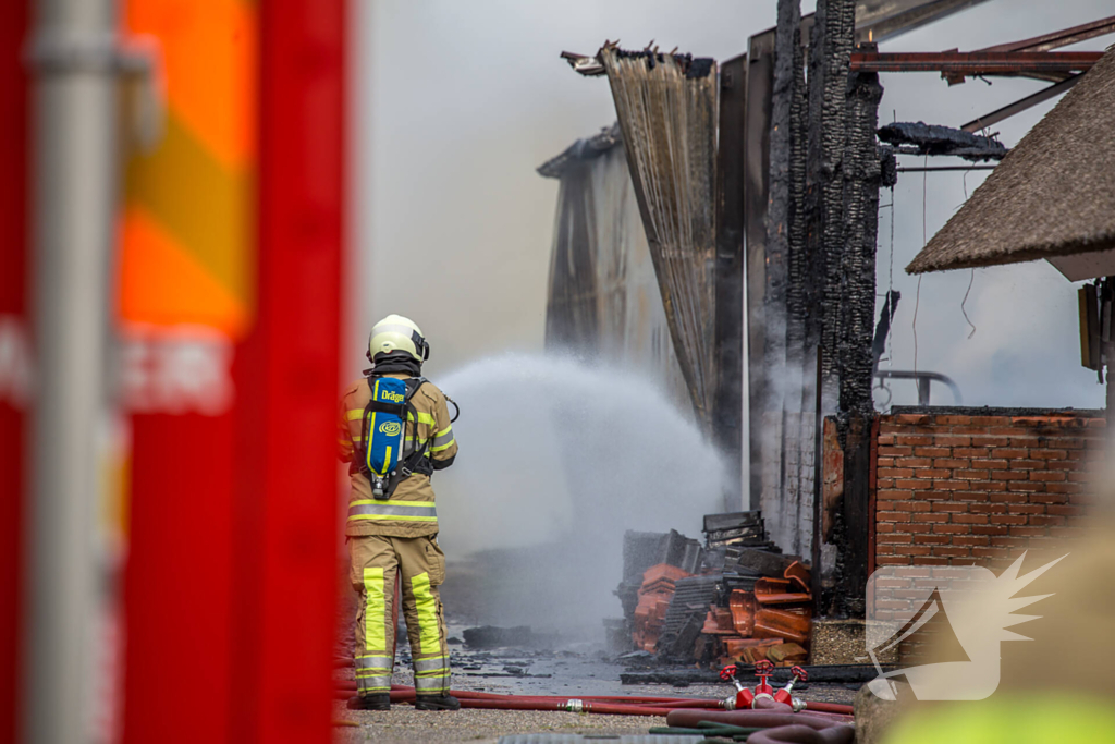 Uitslaande brand in schuur