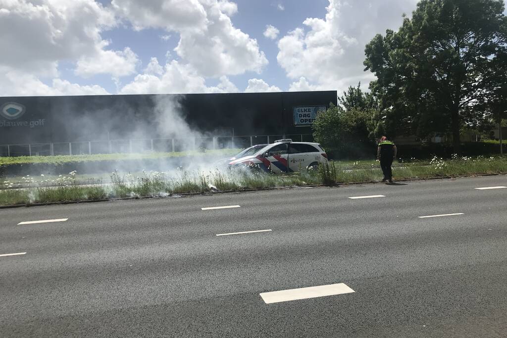 Flink stuk berm in brand