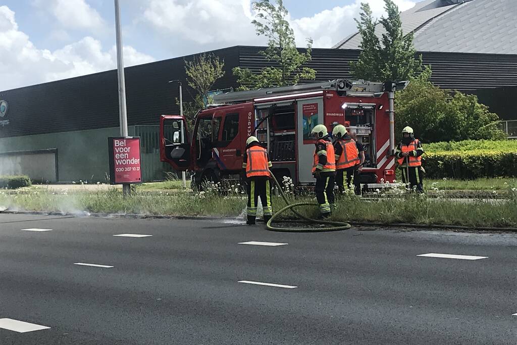 Flink stuk berm in brand