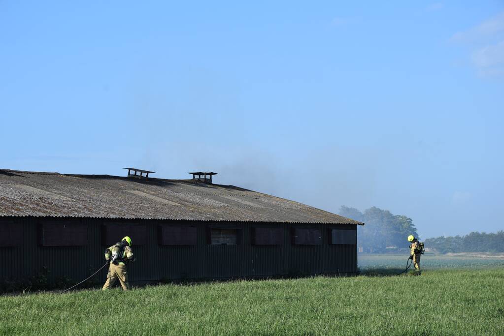 Uitslaande brand in schuur snel onder controle