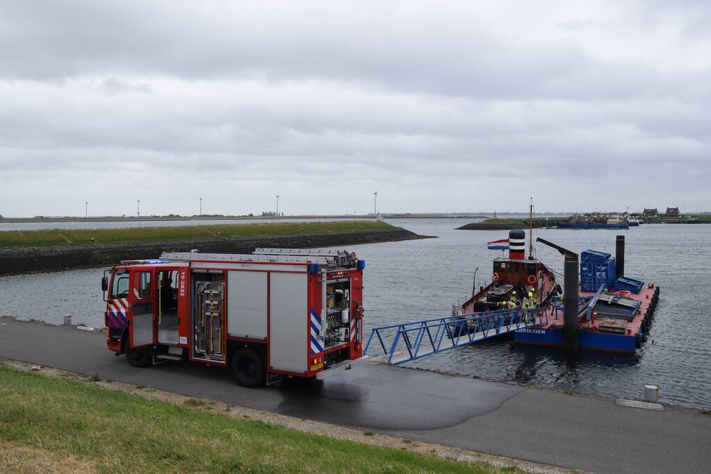 Brand in ruim van stoomsleper Dockyard III